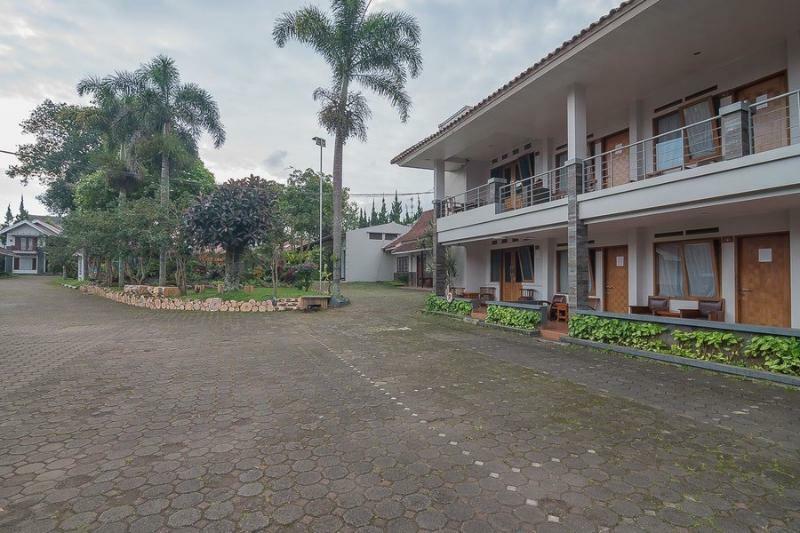 Yehezkiel Hotel Lembang Mitra Reddoorz Exterior photo
